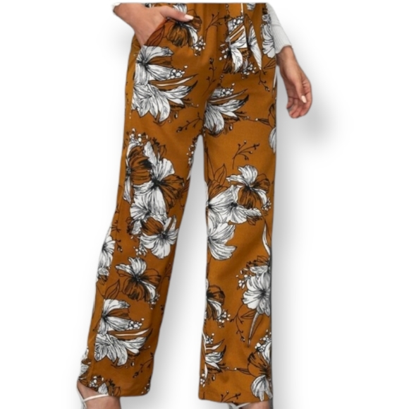 SHEIN Pants - SHEIN Floral Pants NO BELT